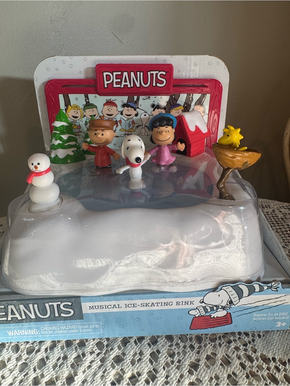Peanuts Ice-Skating Figurine Set - White, Red, Pink, Green, Yellow